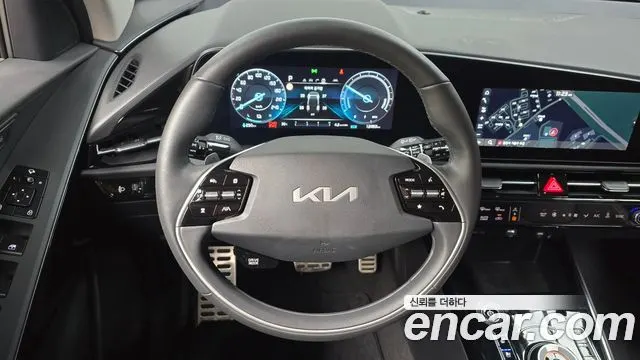 KIA NIRO 2024 — 12 453 км, серебристо-серый, Корея — под ключ — фото 12