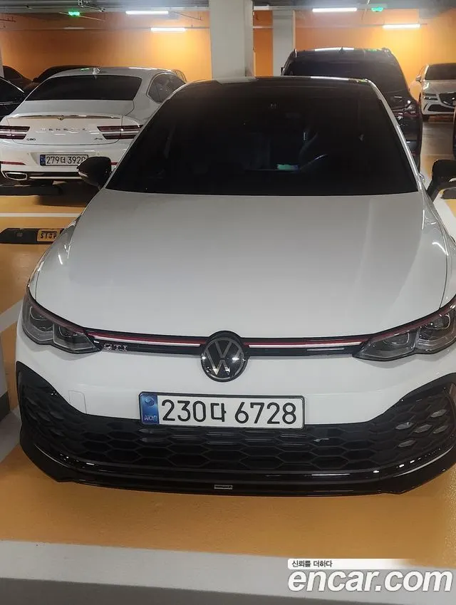 VOLKSWAGEN GOLF 2024