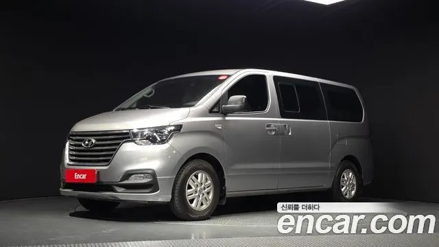 HYUNDAI GRAND STAREX 2021 — 125 720 км, серебристый, Корея — под ключ — фото 1
