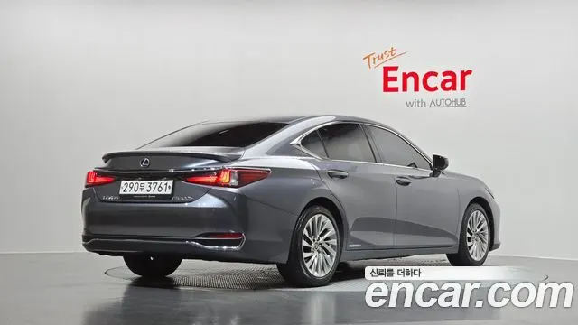 LEXUS ES300H 2020