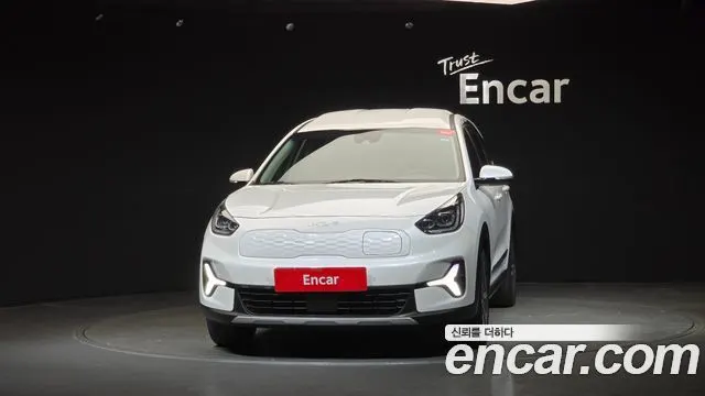 KIA NIRO PLUS 2023 — 107 039 км, белый, Корея — под ключ — фото 3