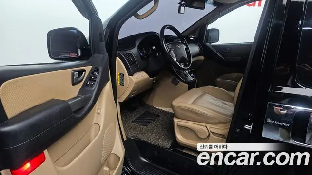HYUNDAI GRAND STAREX 2016 — 174 736 км, чёрный, Корея — под ключ — фото 10
