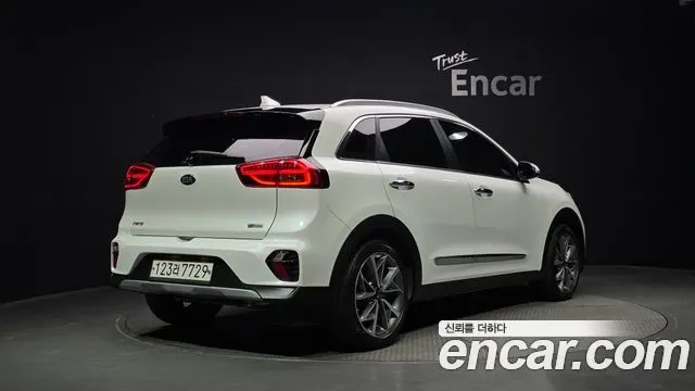 KIA NIRO 2020 — 77 781 км, белый, Корея — под ключ — фото 2
