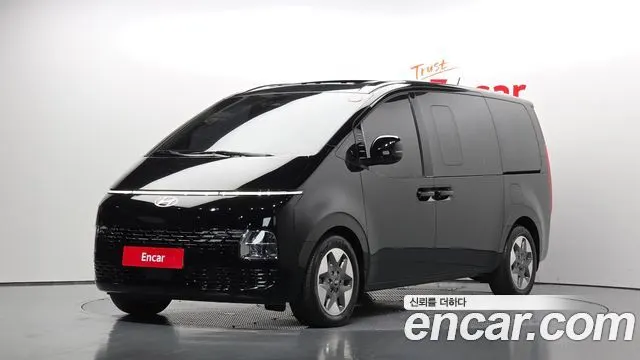 HYUNDAI STARIA 2025