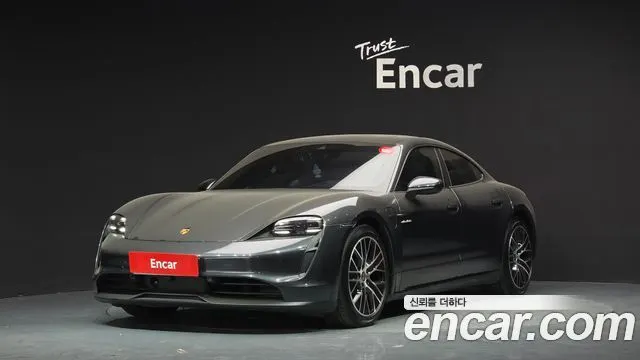 PORSCHE TAYCAN 2022
