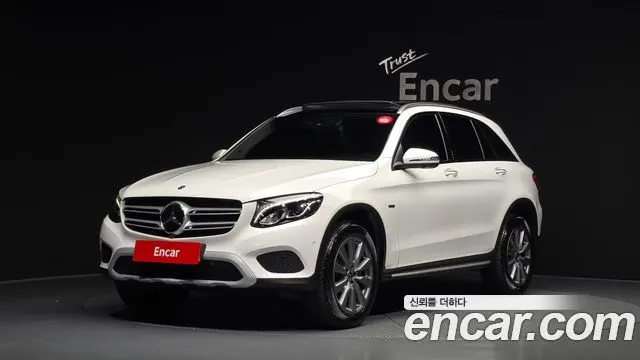 MERCEDES-BENZ GLC-CLASS X253 2019 — 100 256 км, белый, Корея — под ключ — фото 1