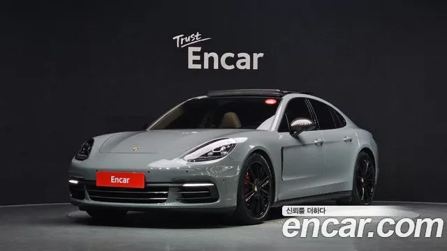 PORSCHE PANAMERA 2018