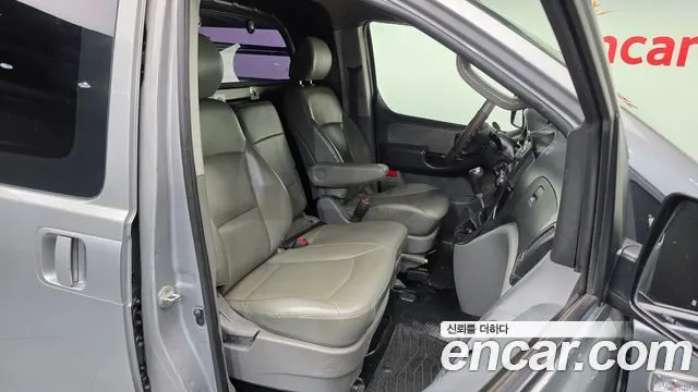 HYUNDAI GRAND STAREX 2016 — 230 061 км, серебристый, Корея — под ключ — фото 11
