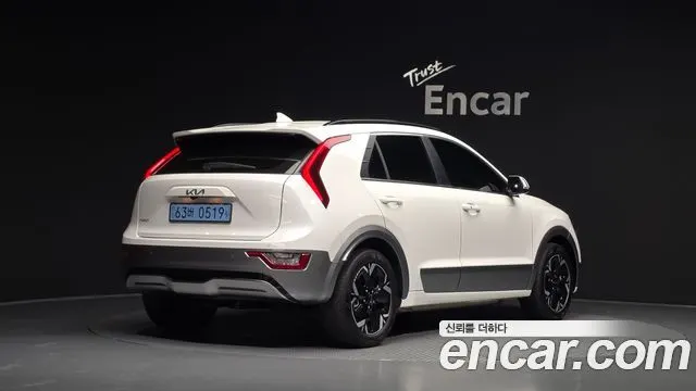 KIA NIRO 2023 — 39 341 км, белый, Корея — под ключ — фото 2