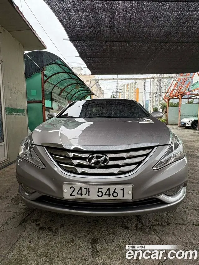 HYUNDAI SONATA 2010 — 227 000 км, серебристый, Корея — под ключ — фото 1
