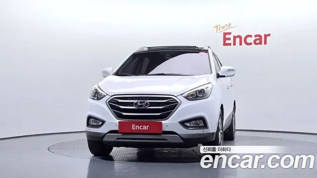 HYUNDAI TUCSON 2015 — 184 375 км, белый, Корея — под ключ — фото 3