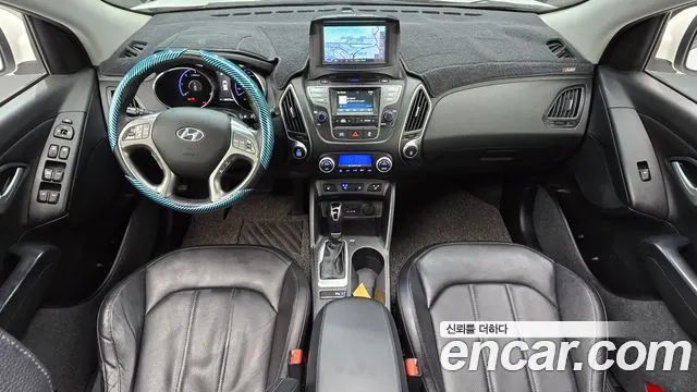 HYUNDAI TUCSON 2015 — 184 375 км, белый, Корея — под ключ — фото 7
