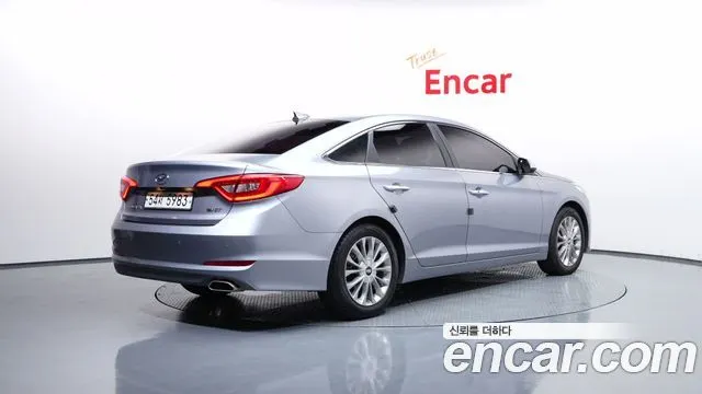 HYUNDAI SONATA 2017 — 107 783 км, светло-серебристый, Корея — под ключ — фото 2