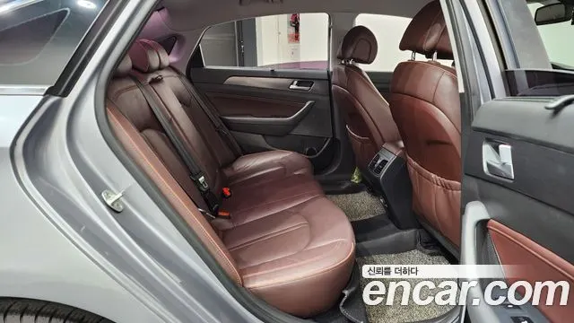 HYUNDAI SONATA 2017 — 107 783 км, светло-серебристый, Корея — под ключ — фото 11