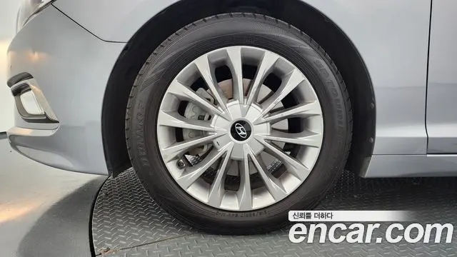 HYUNDAI SONATA 2017 — 107 783 км, светло-серебристый, Корея — под ключ — фото 5