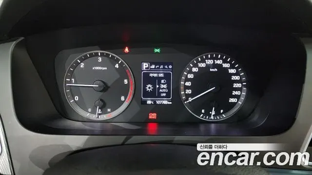 HYUNDAI SONATA 2017 — 107 783 км, светло-серебристый, Корея — под ключ — фото 8