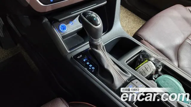 HYUNDAI SONATA 2017 — 107 783 км, светло-серебристый, Корея — под ключ — фото 9