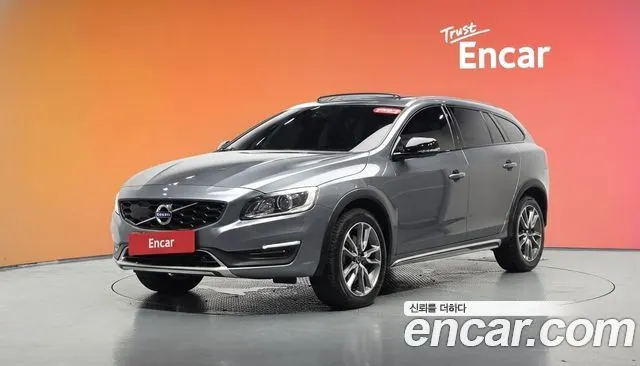 VOLVO V60 CROSS COUNTRY 2018 — 142 502 км, серый, Корея — под ключ — фото 2