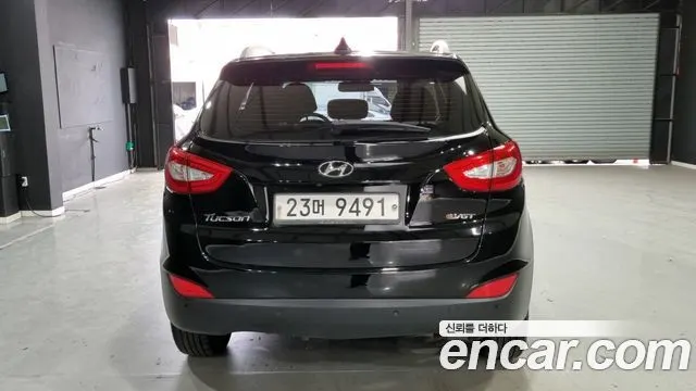 HYUNDAI TUCSON 2015 — 113 406 км, чёрный, Корея — под ключ — фото 4