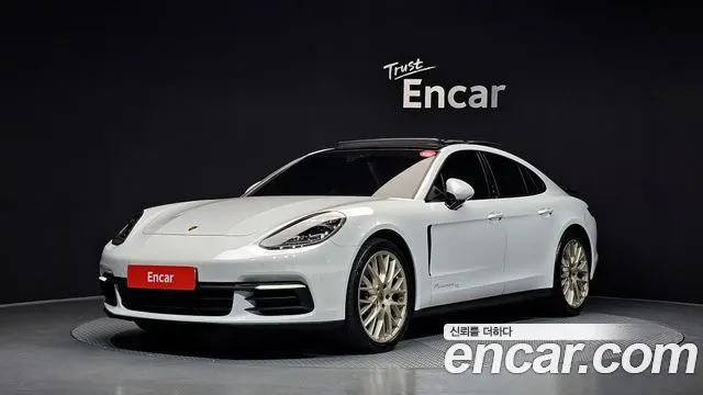 PORSCHE PANAMERA 2020