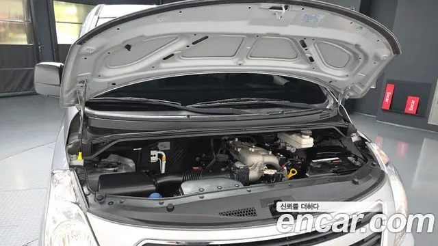 HYUNDAI GRAND STAREX 2017 — 181 785 км, серебристо-серый, Корея — под ключ — фото 6