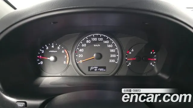 HYUNDAI GRAND STAREX 2017 — 181 785 км, серебристо-серый, Корея — под ключ — фото 8