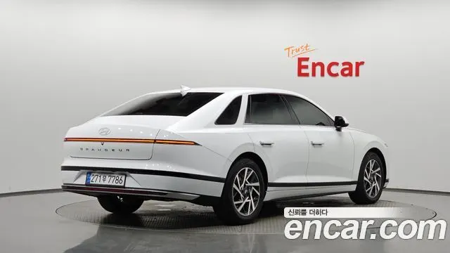 HYUNDAI GRANDEUR HYBRID 2023