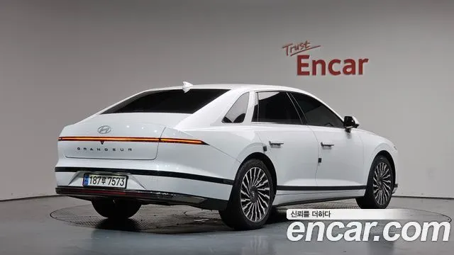 HYUNDAI GRANDEUR HYBRID 2023