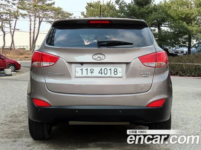 HYUNDAI TUCSON 2012 — 117 695 км, серебристо-серый, Корея — под ключ — фото 4