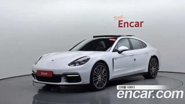PORSCHE PANAMERA 2018