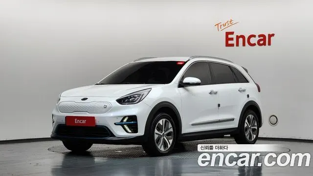 KIA NIRO 2019 — 159 600 км, белый, Корея — под ключ — фото 1