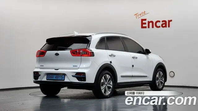 KIA NIRO 2019 — 159 600 км, белый, Корея — под ключ — фото 2