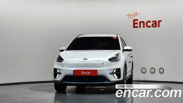 KIA NIRO 2019 — 159 600 км, белый, Корея — под ключ — фото 3