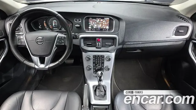 VOLVO V40 CROSS COUNTRY 2019 — 143 769 км, белый, Корея — под ключ — фото 7