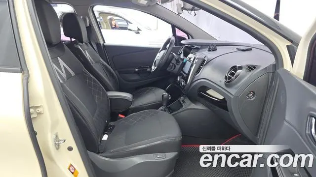 RENAULT KOREA QM3 2014 — 210 360 км, белый-перламутр, Корея — под ключ — фото 11