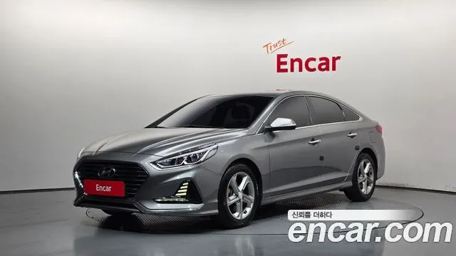HYUNDAI SONATA 2018 — 117 545 км, серебристо-серый, Корея — под ключ — фото 1