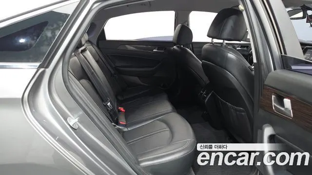 HYUNDAI SONATA 2018 — 117 545 км, серебристо-серый, Корея — под ключ — фото 12