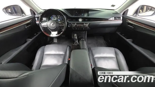 LEXUS ES300H 2017 — 60 573 км, серебристо-серый, Корея — под ключ — фото 7