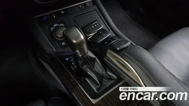 LEXUS ES300H 2017 — 60 573 км, серебристо-серый, Корея — под ключ — фото 9