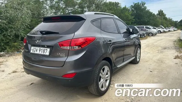 HYUNDAI TUCSON 2010 — 204 428 км, серый, Корея — под ключ — фото 5