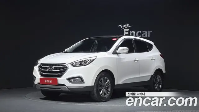 HYUNDAI TUCSON 2014 — 156 655 км, белый, Корея — под ключ — фото 1