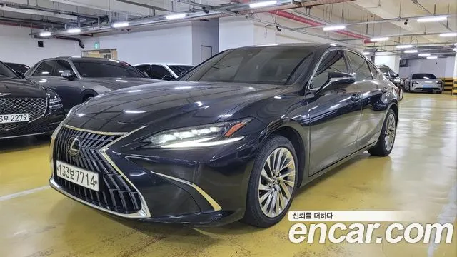 LEXUS ES300H 2025