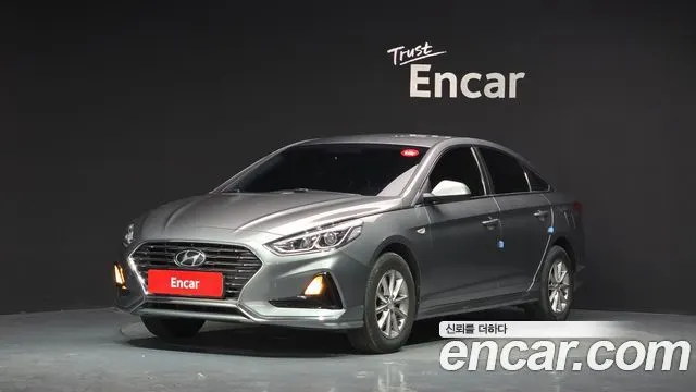HYUNDAI SONATA 2018 — 91 415 км, серебристо-серый, Корея — под ключ — фото 1