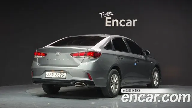 HYUNDAI SONATA 2018 — 91 415 км, серебристо-серый, Корея — под ключ — фото 2