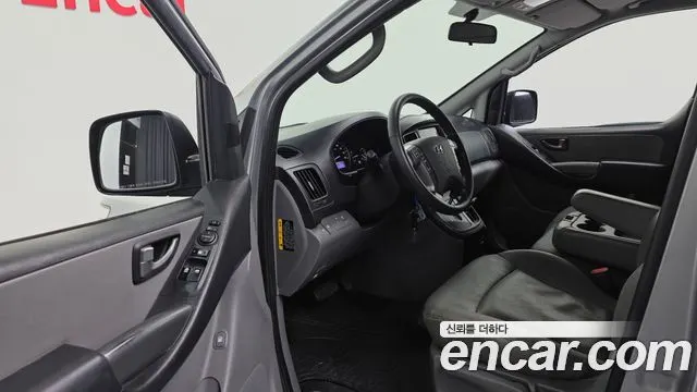 HYUNDAI GRAND STAREX 2019 — 147 224 км, серебристый, Корея — под ключ — фото 11