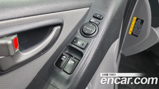 HYUNDAI GRAND STAREX 2019 — 147 224 км, серебристый, Корея — под ключ — фото 12