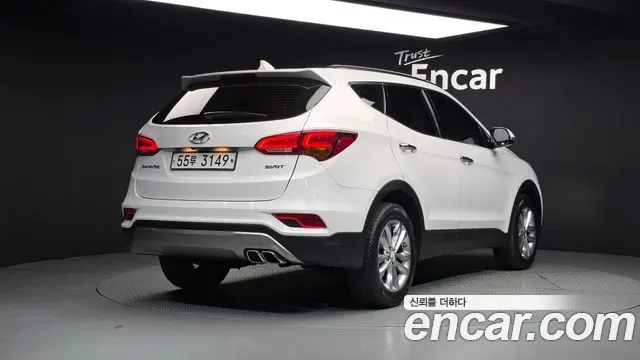 HYUNDAI SANTA FE 2017 — 162 303 км, белый, Корея — под ключ — фото 2