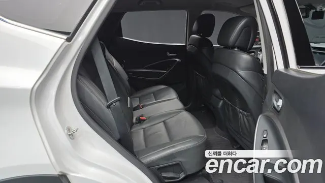 HYUNDAI SANTA FE 2017 — 162 303 км, белый, Корея — под ключ — фото 12