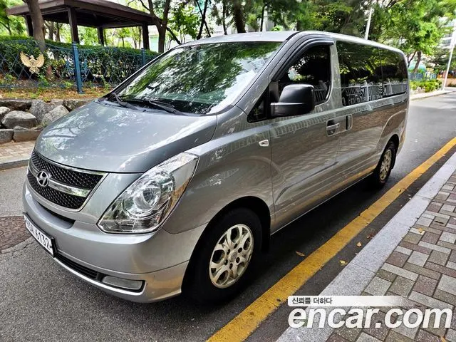 HYUNDAI GRAND STAREX 2015 — 190 003 км, серебристый, Корея — под ключ — фото 1