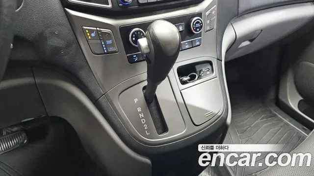HYUNDAI GRAND STAREX 2019 — 153 357 км, жёлтый, Корея — под ключ — фото 9